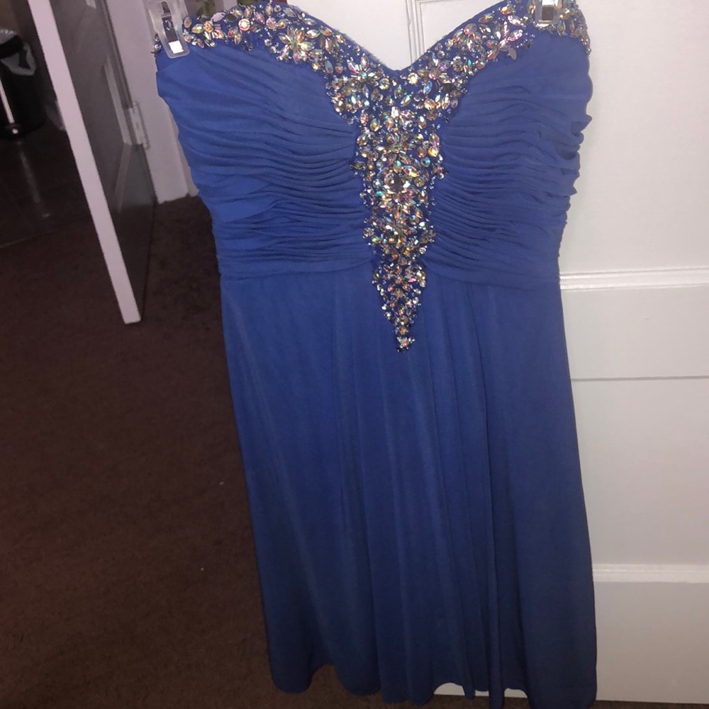 Royal blue strapless homecoming dress!💙💙